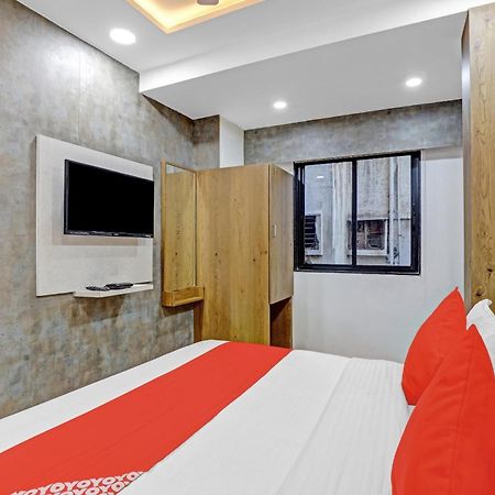 Hotel O R S Palace Ahmedabad Esterno foto
